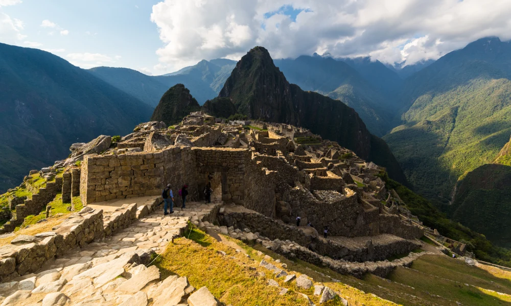 the best time to visit machu picchu - ruinas